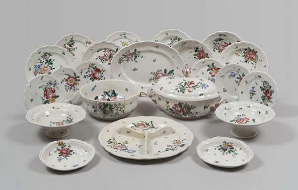 Servizio di piatti in maiolica, Lodi, XX sec.